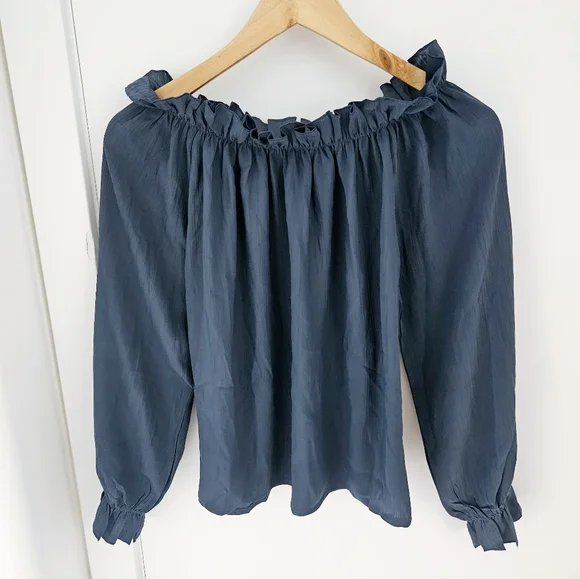 Off-Shoulder Ruffle-Trim Blouse - Picture 3 of 3